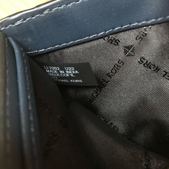 Michael Kors wallet men🎈🎈 - Picture 6 of 7